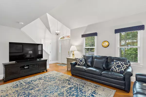 East Falmouth, MA 02536,5 Wamsutta Road