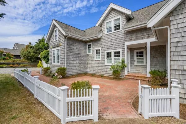 Orleans, MA 02653,25 Pleasant View Drive