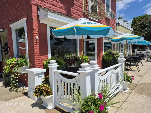 Buzzards Bay, MA 02532,0 Main St