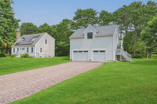 140 Noisy Hole Road, Mashpee, MA 02649