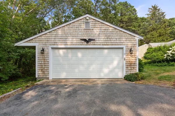 Orleans, MA 02653,75 Monument Road