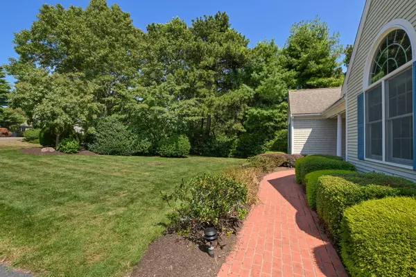 Mashpee, MA 02649,19 Polaris Drive