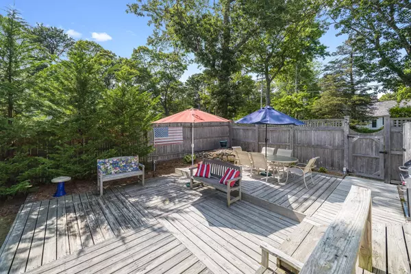 Orleans, MA 02653,53 Great Oak Road