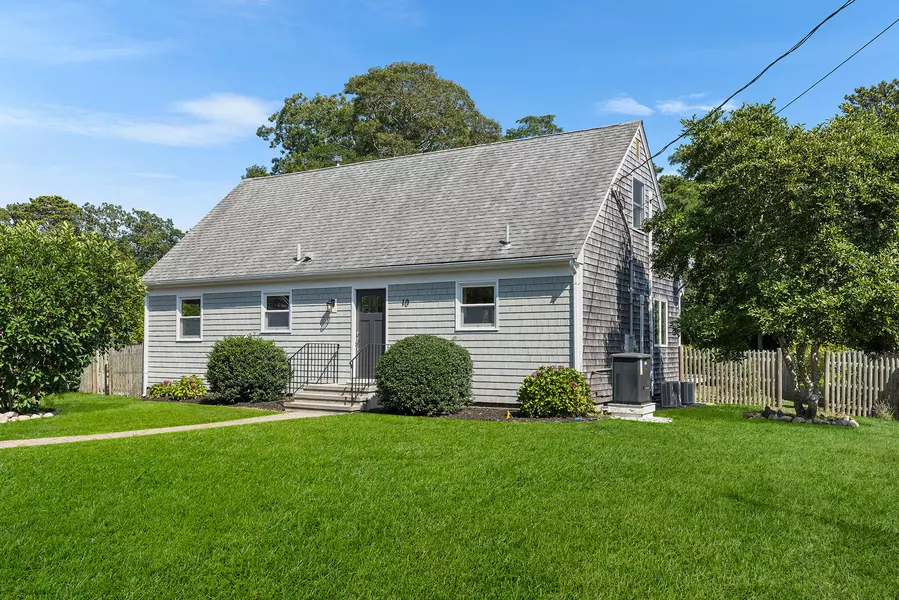 10 Lakeside Terrace, Harwich, MA 02645