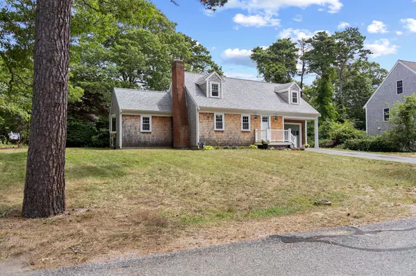 9 Roberta Drive, West Yarmouth, MA 02673