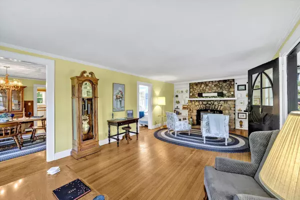 Centerville, MA 02632,29 Phinney's Lane