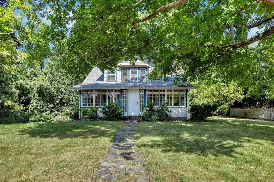 29 Phinney's Lane, Centerville, MA 02632