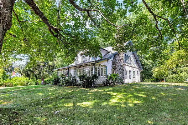 Centerville, MA 02632,29 Phinney's Lane