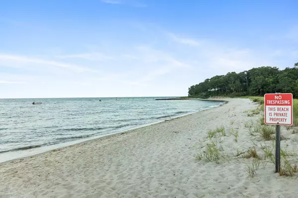 Cotuit, MA 02635,444 Vineyard Road