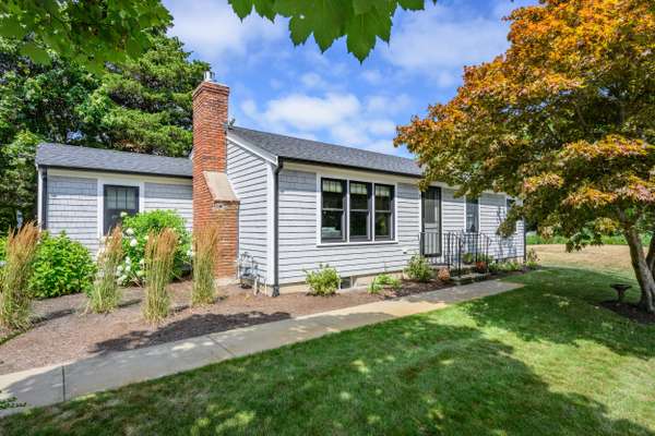 9 Locust Avenue, West Barnstable, MA 02668