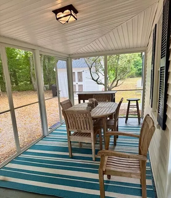 Cotuit, MA 02635,428 Main Street