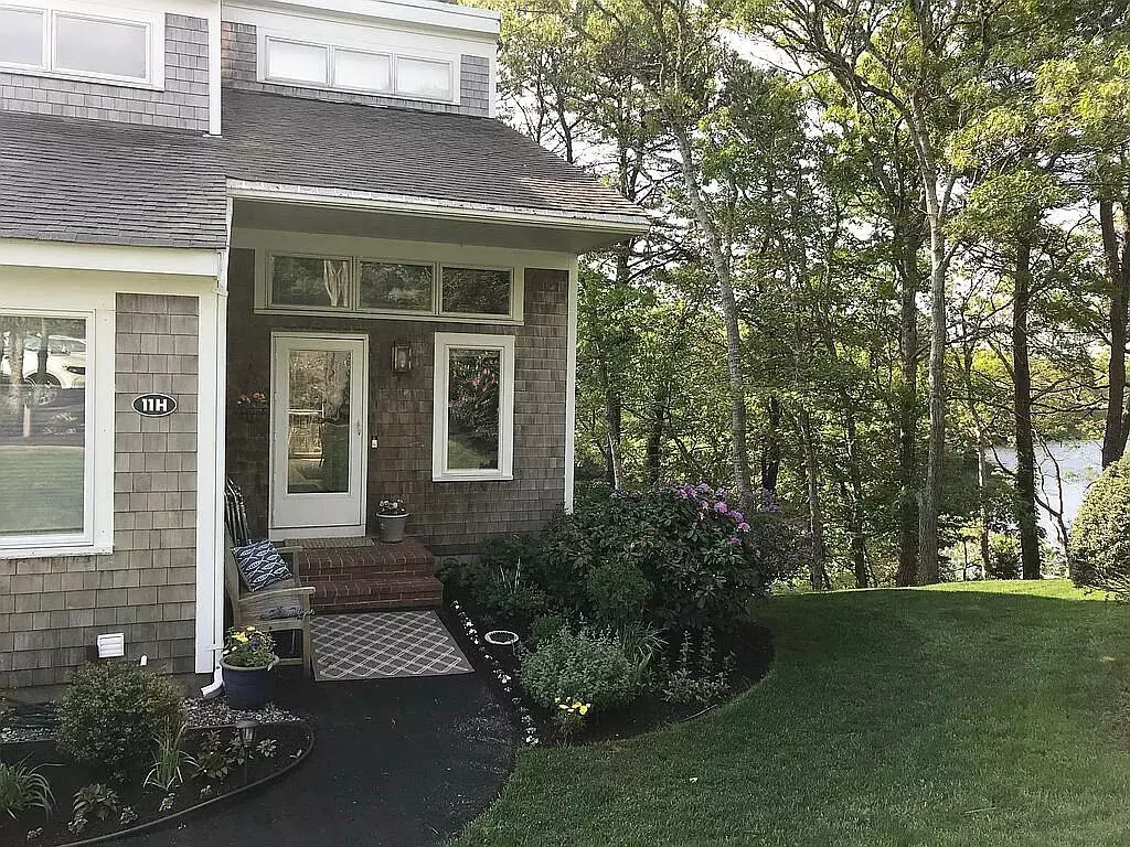 Mashpee, MA 02649,11 Riverview Avenue #H
