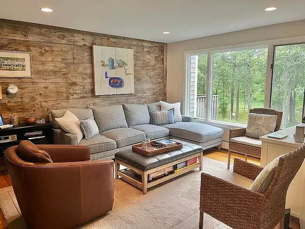 Mashpee, MA 02649,11 Riverview Avenue #H
