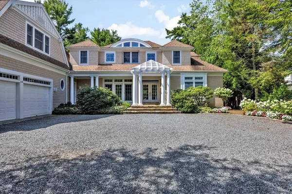 Mashpee, MA 02649,68 The Heights