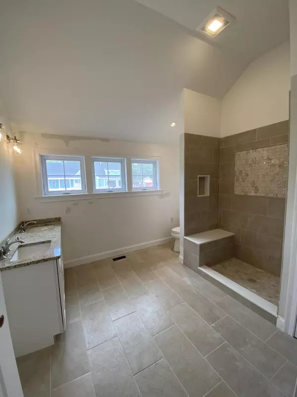 East Falmouth, MA 02536,9 Dylans Way