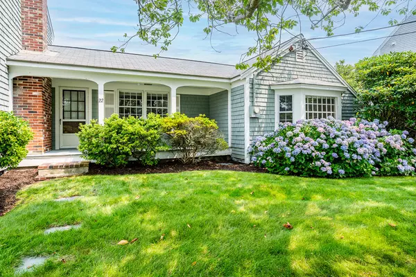 West Dennis, MA 02670,22 Beach View Road