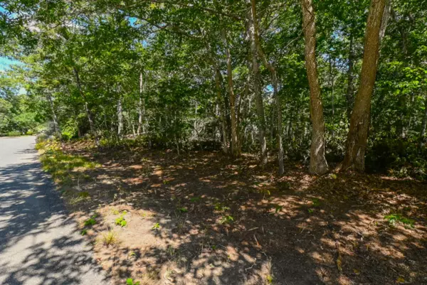 Brewster, MA 02631,0 Commons Way