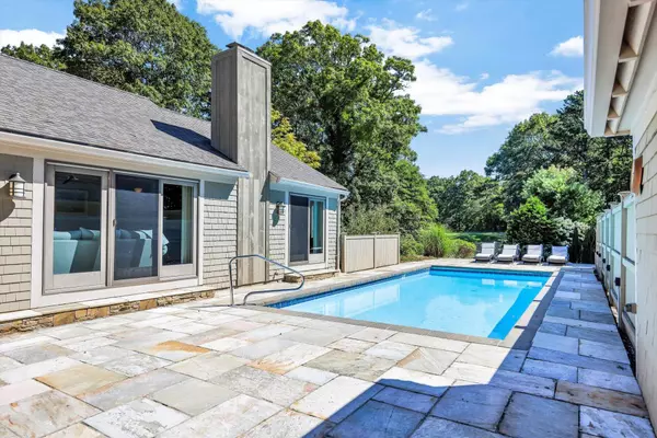 Mashpee, MA 02649,7 Brassie Way
