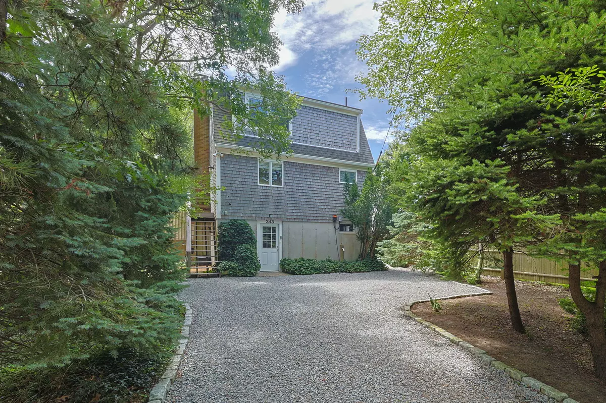 Provincetown, MA 02657,343 Bradford Street