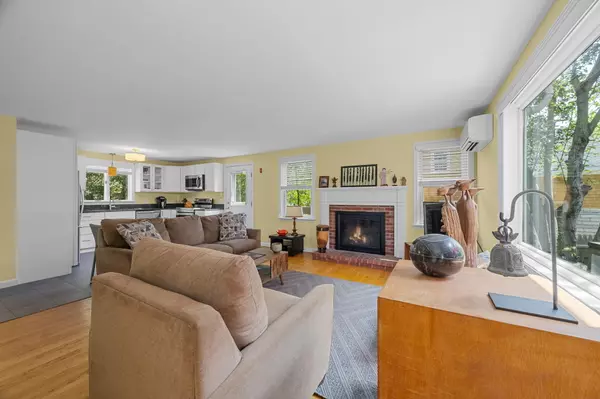 Provincetown, MA 02657,343 Bradford Street