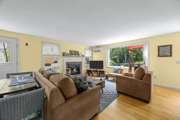 Provincetown, MA 02657,343 Bradford Street