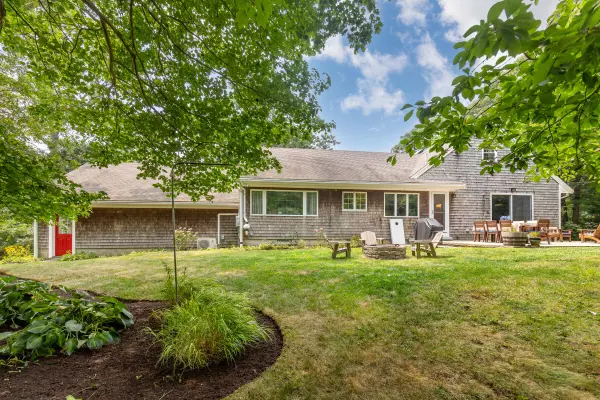Sandwich, MA 02563,27 Moody Drive