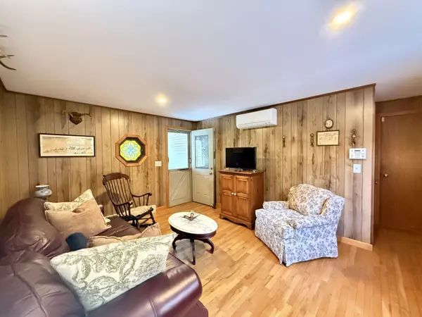 South Yarmouth, MA 02664,70 Poinsettia Drive