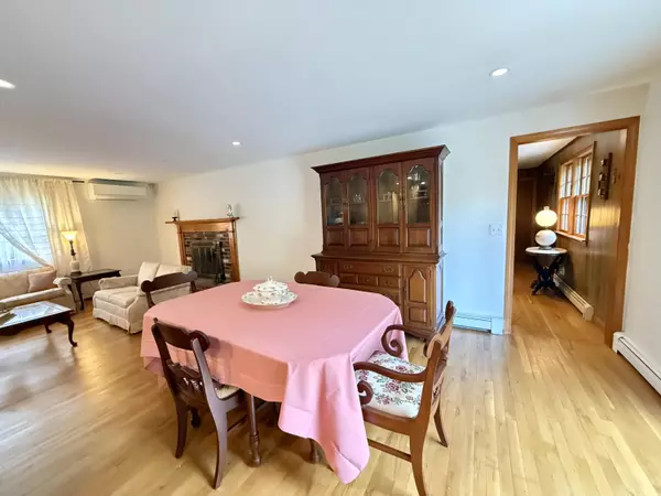 South Yarmouth, MA 02664,70 Poinsettia Drive