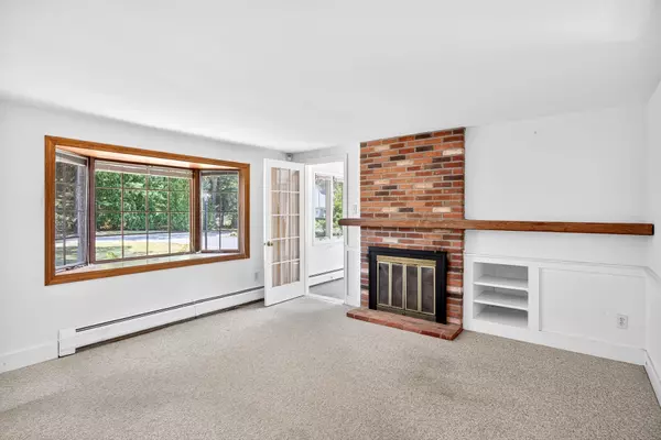 Hyannis, MA 02601,65 Fourth Avenue