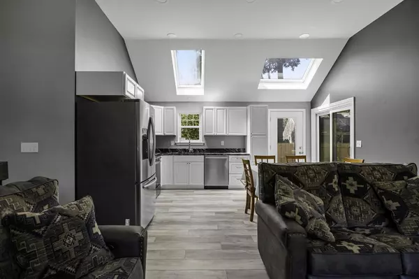 Hyannis, MA 02601,295 Sudbury Lane