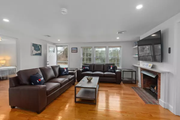 West Yarmouth, MA 02673,7 Water Street