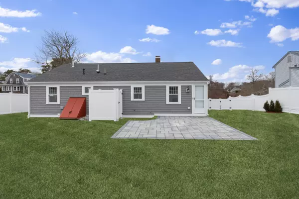 West Yarmouth, MA 02673,7 Water Street