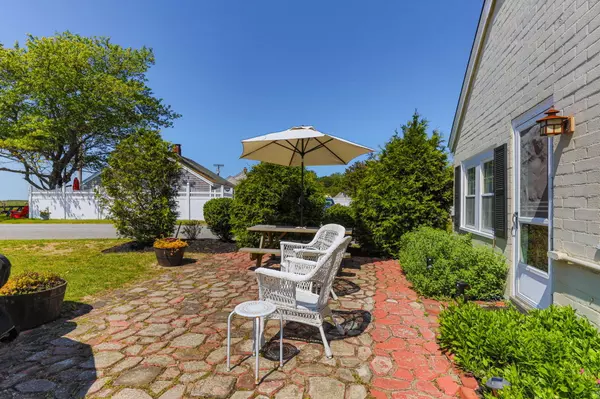 Wellfleet, MA 02667,164 Kendrick Avenue #C