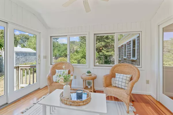 Chatham, MA 02633,61 Cod Lane