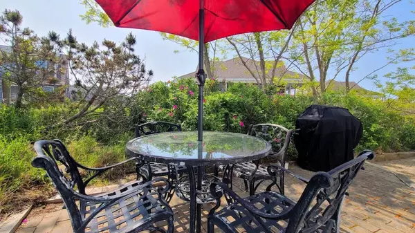 Truro, MA 02666,670 Shore Road #5