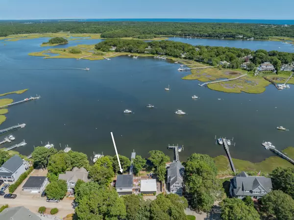 Mashpee, MA 02649,18 Great River Road