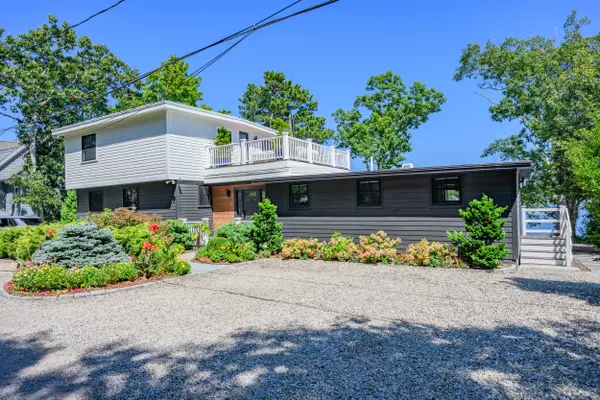 Mashpee, MA 02649,18 Great River Road