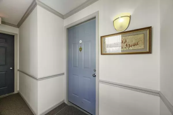 Yarmouth Port, MA 02675,228 Kates Path