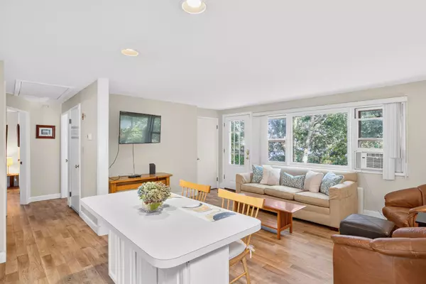 Falmouth, MA 02540,29 Miami Avenue