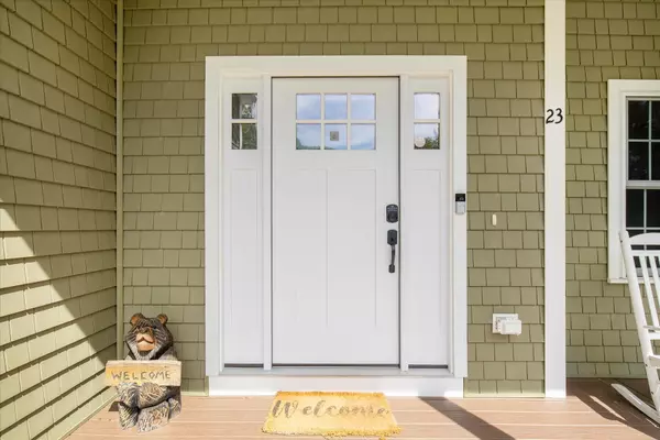 Mashpee, MA 02649,23 Pimlico Pond Road