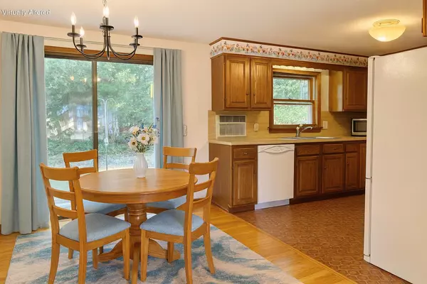 Yarmouth Port, MA 02675,793 Route 6A