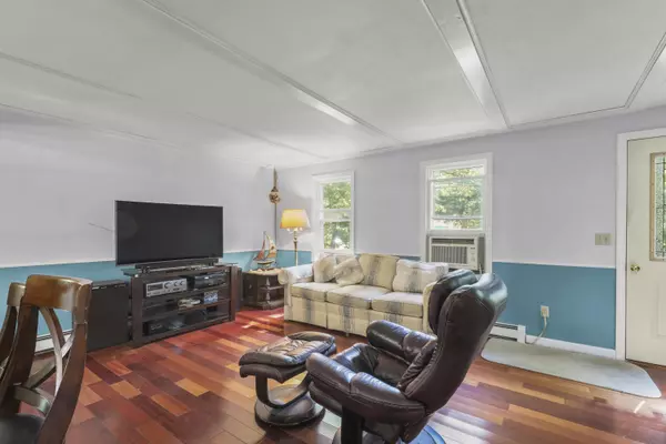 Mashpee, MA 02649,89 Degrass Road