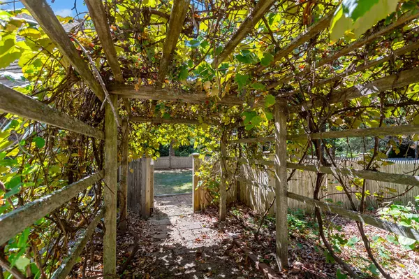 426 Old Post Road, Cotuit, MA 02635