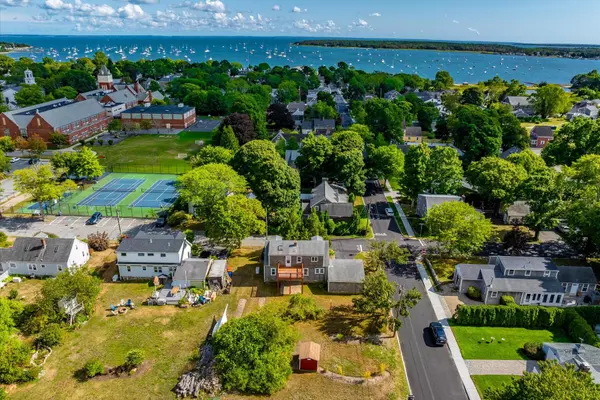 Mattapoisett, MA 02739,13 Hammond Street