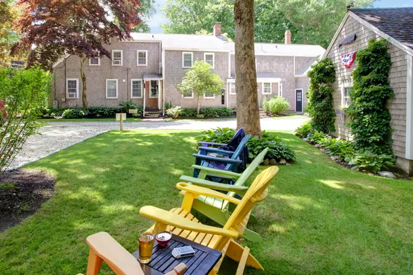 Yarmouth Port, MA 02675,186 Route 6A