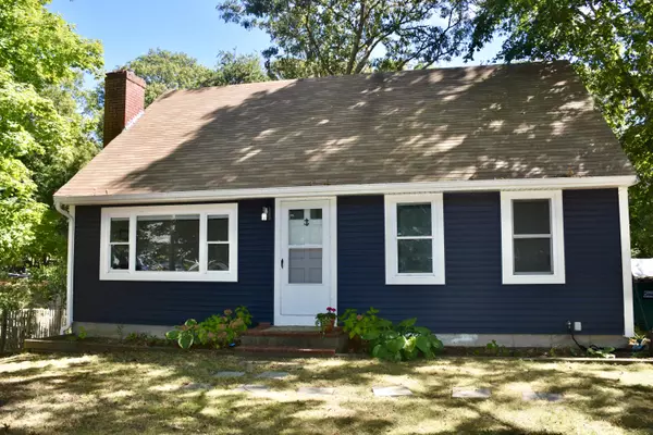 Hyannis, MA 02601,296 Lincoln Road