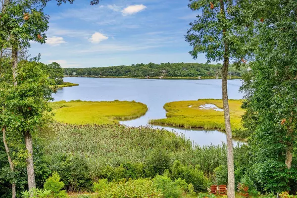 Mashpee, MA 02649,55 Shoestring Bay Road
