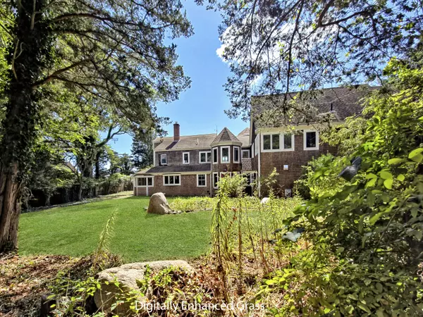 10 Squeteague Harbor Road, Cataumet, MA 02534