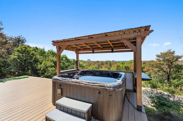 Truro, MA 02666,25 Noons Drive