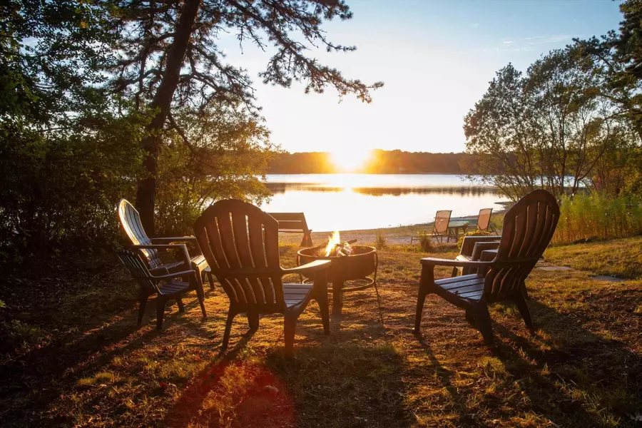 21 Green Acres Lane, Forestdale, MA 02644